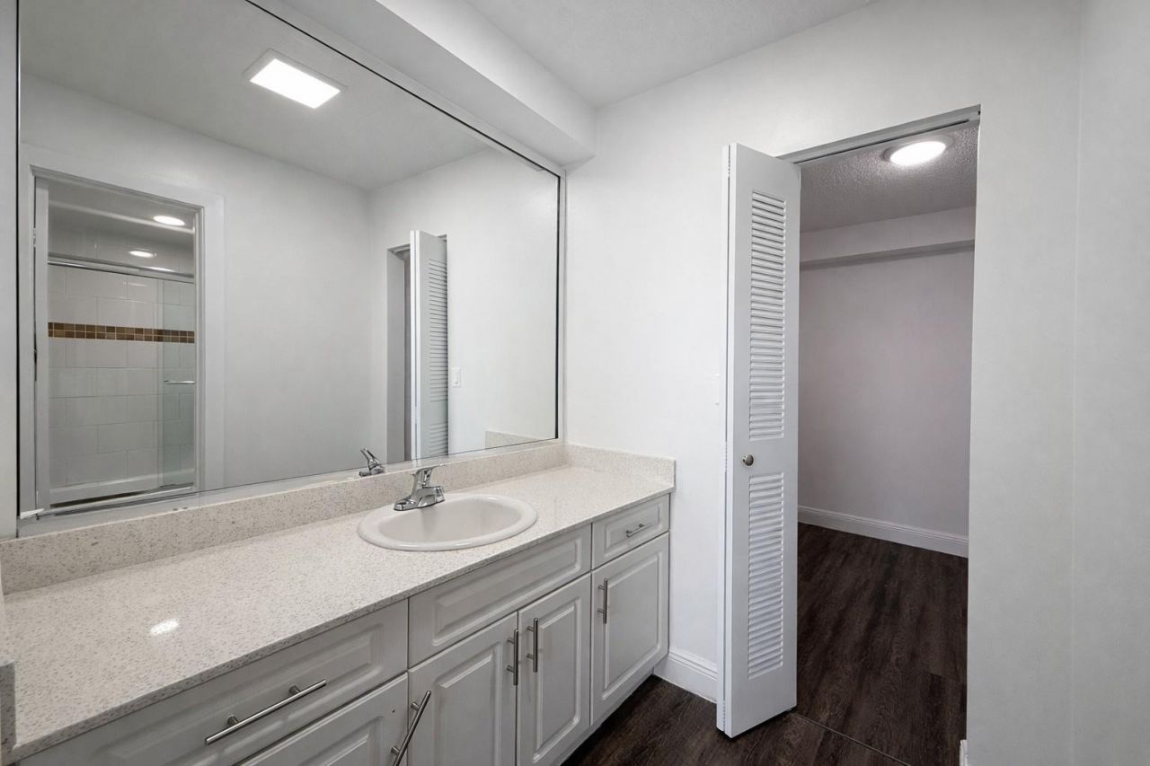 17350 NW 68th Avenue, Unit 300-404, Hialeah, FL 33015 Photo