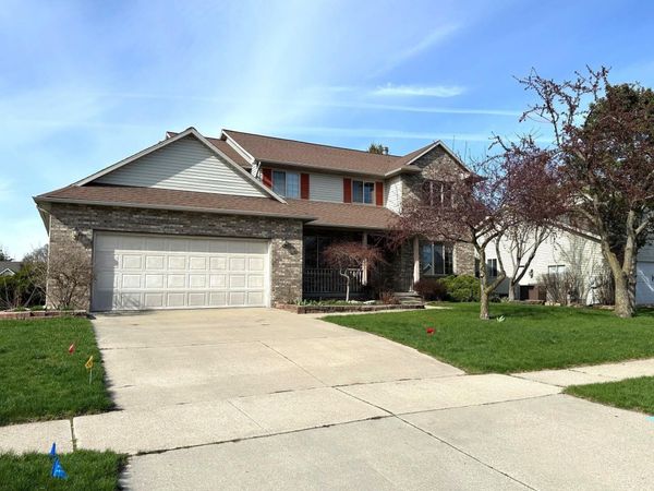 1511 Eastpointe Drive, Mt Pleasant, MI 48858