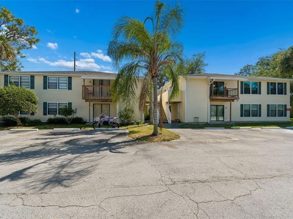 140 HUNTER LAKE DRIVE , Unit 8C, OLDSMAR, FL 34677