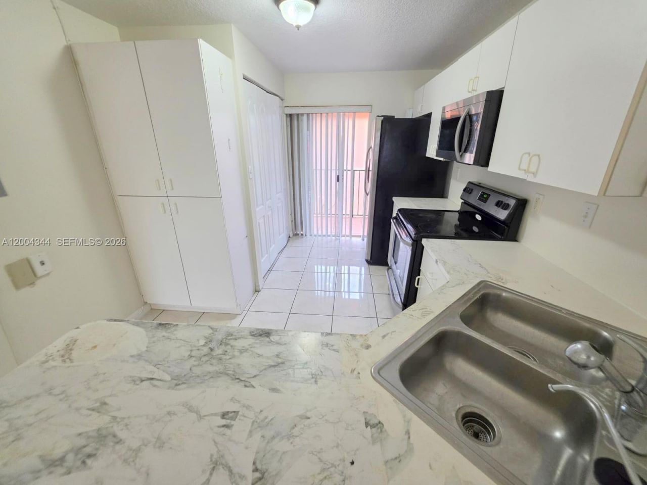8412 NW 103rd St, Unit 201J, Hialeah Gardens, FL 33016 Photo