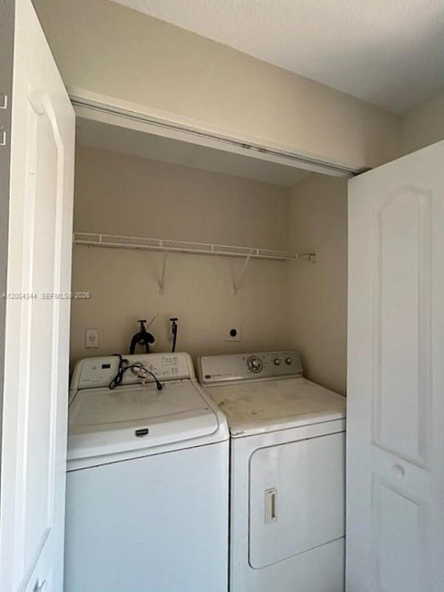 8412 NW 103rd St, Unit 201J, Hialeah Gardens, FL 33016 Photo