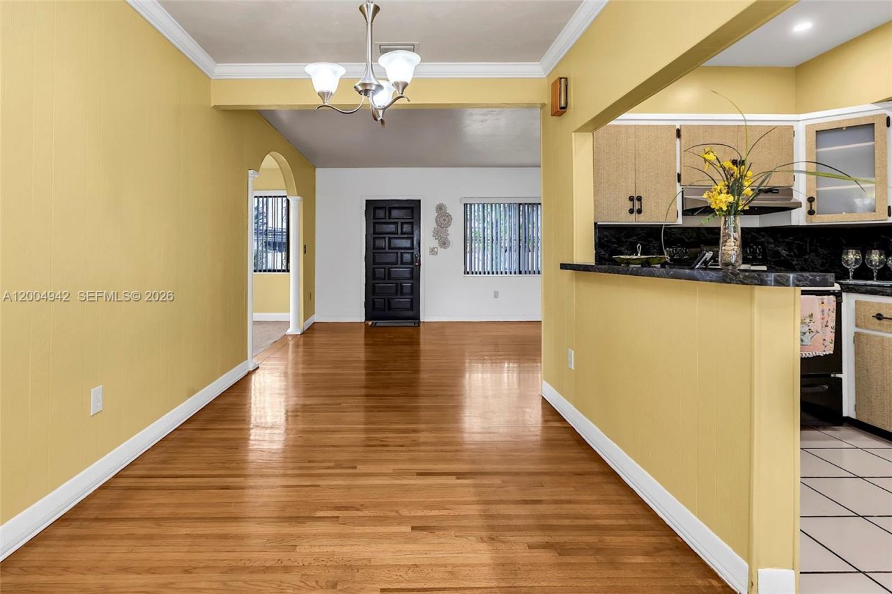 3694 NW 20th St , Miami, FL 33142 Photo