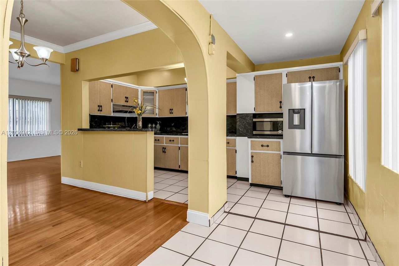 3694 NW 20th St , Miami, FL 33142 Photo