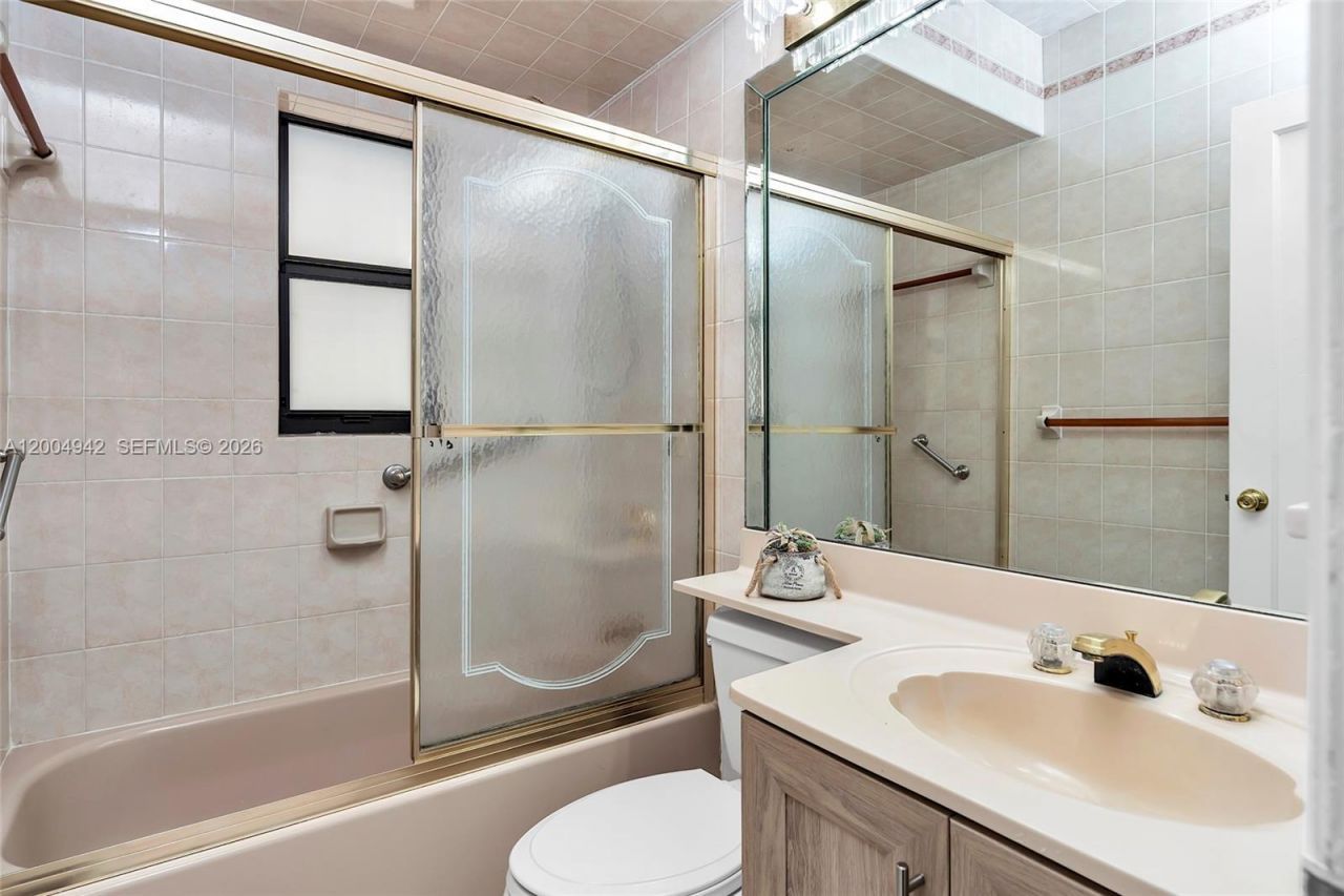 3694 NW 20th St , Miami, FL 33142 Photo