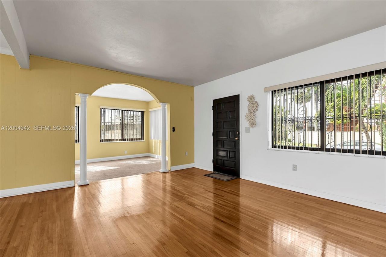 3694 NW 20th St , Miami, FL 33142 Photo