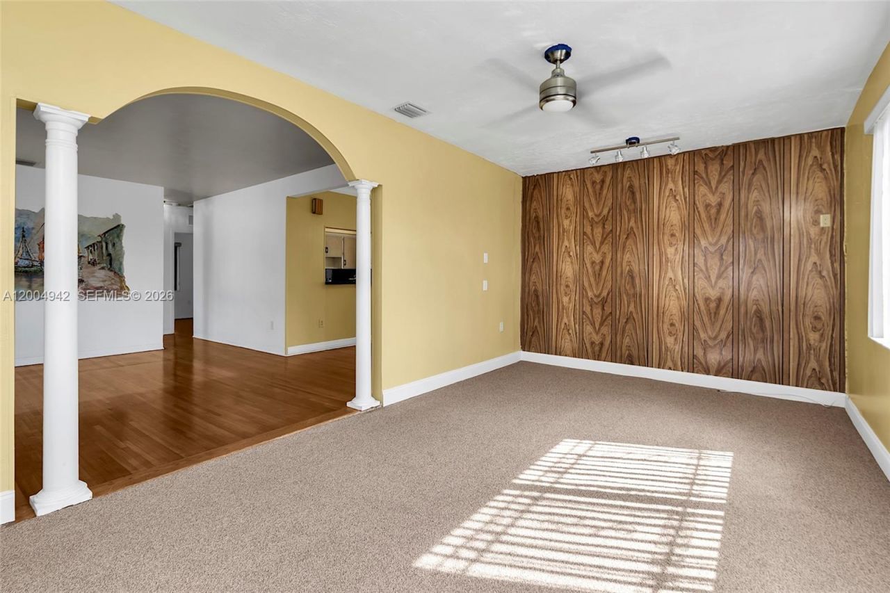 3694 NW 20th St , Miami, FL 33142 Photo