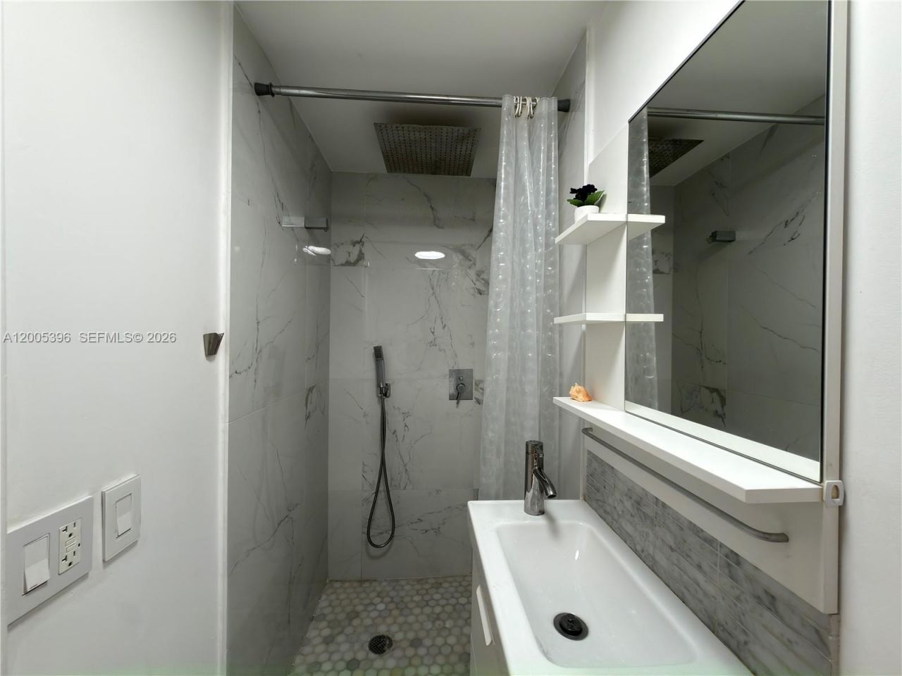 1001 Three Islands Blvd, Unit 31, Hallandale Beach, FL 33009 Photo