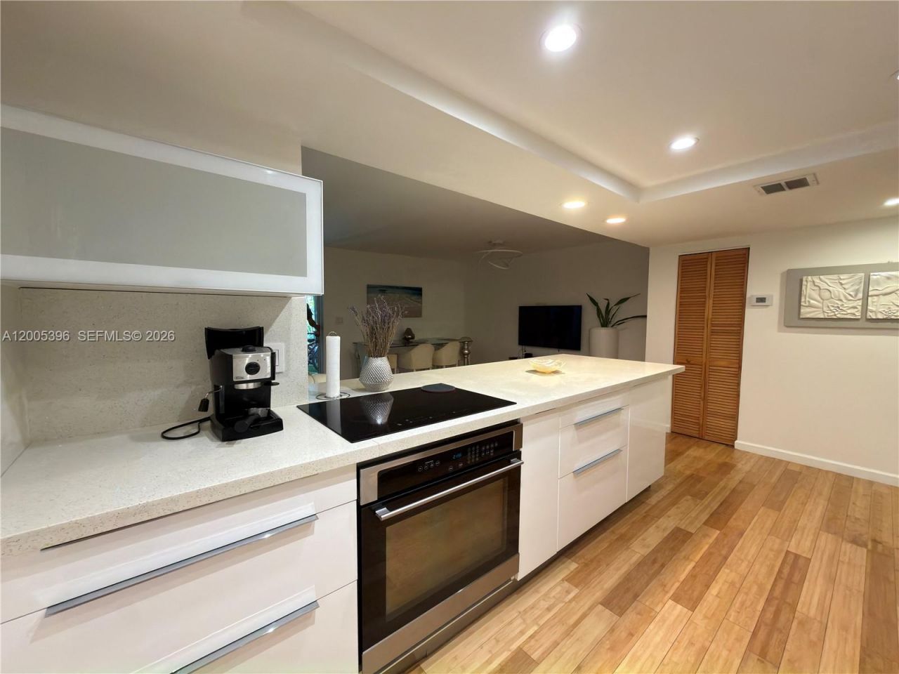 1001 Three Islands Blvd, Unit 31, Hallandale Beach, FL 33009 Photo