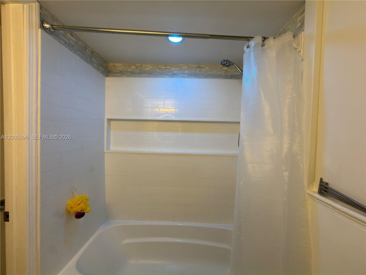 1001 Three Islands Blvd, Unit 31, Hallandale Beach, FL 33009 Photo