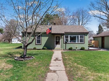 6600 Quebec Avenue N, Brooklyn Park, MN 55428