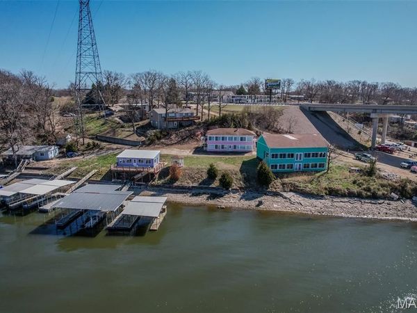 88 Accurate Avenue, Sunrise Beach, MO 65079