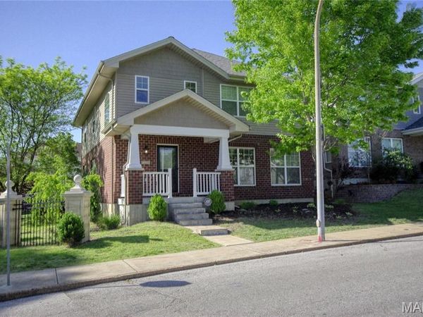 7221 Field Avenue, St Louis, MO 63116