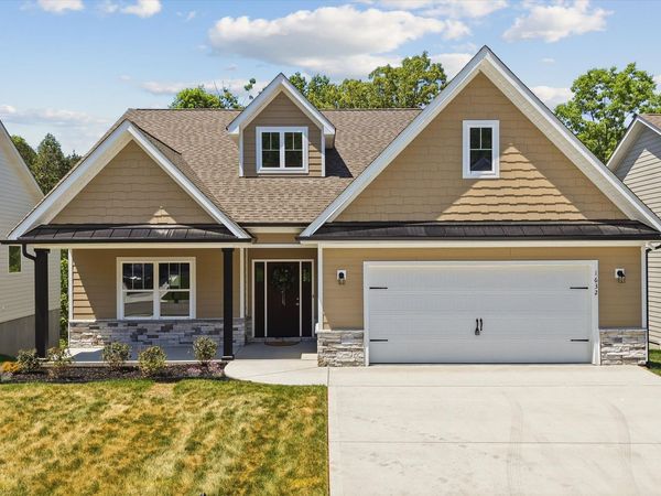 1632 Green Meadows Lane, Lenoir City, TN 37771