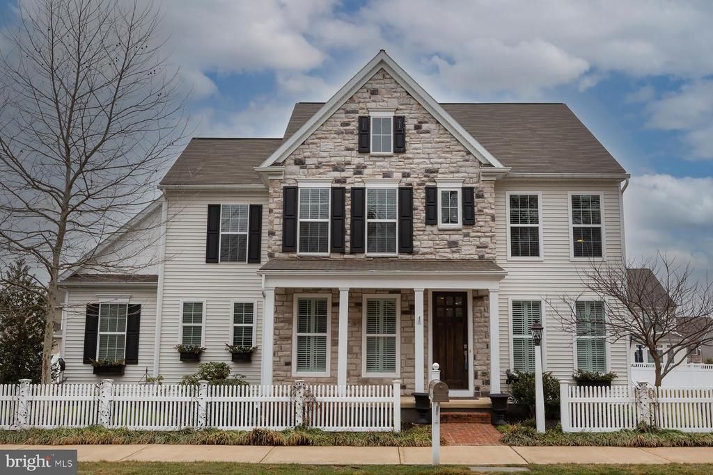 1137 ESBENSHADE DRIVE , LANCASTER, PA 17601