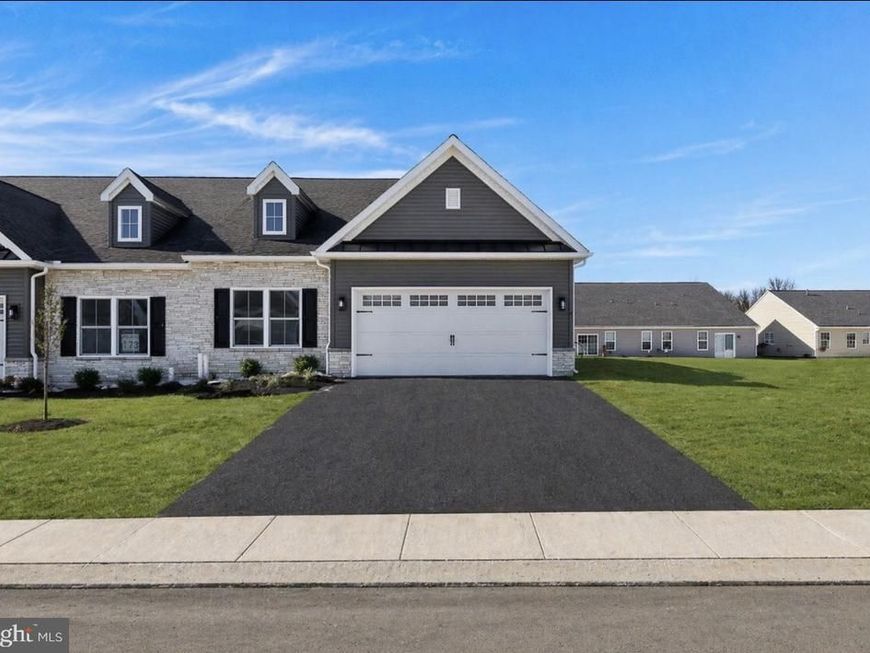 236 Pilgrim Drive, Lancaster, PA 17603 Main Photo