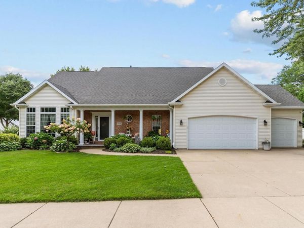 613 E CASTLEBURY LANE, Appleton, WI 54913