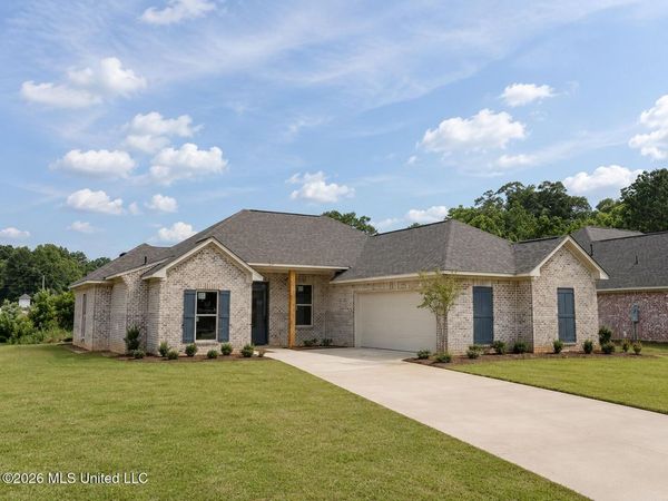 201 Jasmine Cove Circle, Brandon, MS 39042