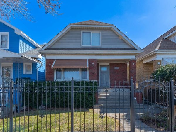 3743 N Kimball Avenue , Chicago, IL 60618