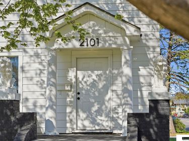 2101 Bradfield Drive, Lincoln, NE 68502