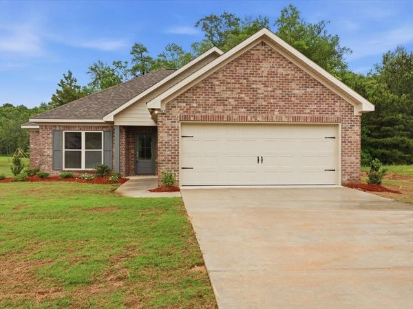302 Courtney Lane, Magee, MS 39111