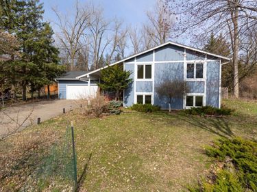 125 Pleasant Lane E, Excelsior, MN 55331