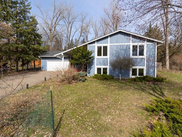 125 Pleasant Lane E, Excelsior, MN 55331