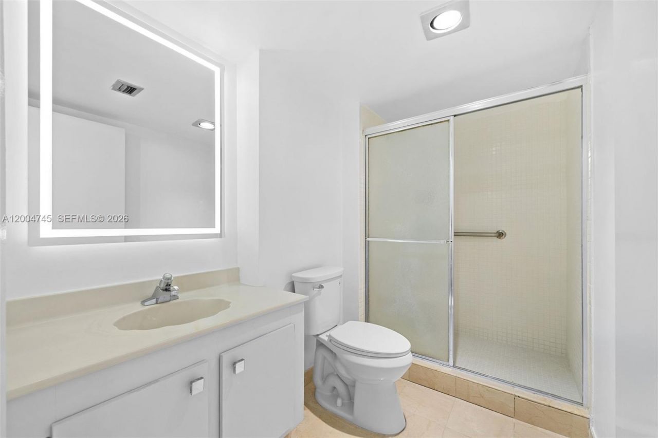 20505 E Country Club Dr, Unit 1938, Aventura, FL 33180 Photo