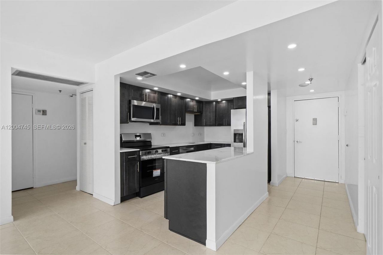 20505 E Country Club Dr, Unit 1938, Aventura, FL 33180 Photo