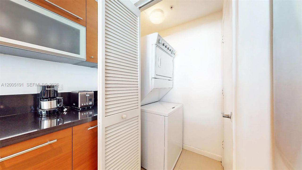 244 Biscayne Blvd , Unit 704, Miami, FL 33132 Photo