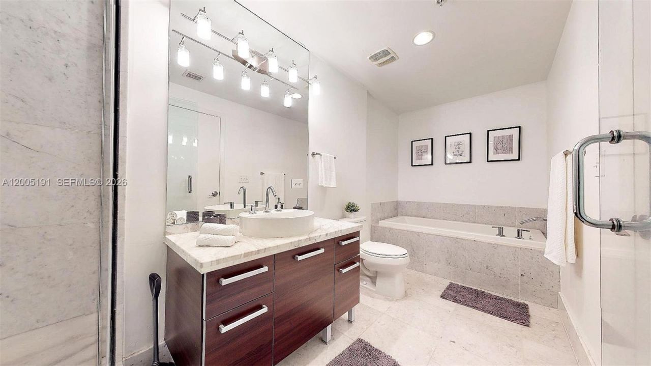 244 Biscayne Blvd , Unit 704, Miami, FL 33132 Photo