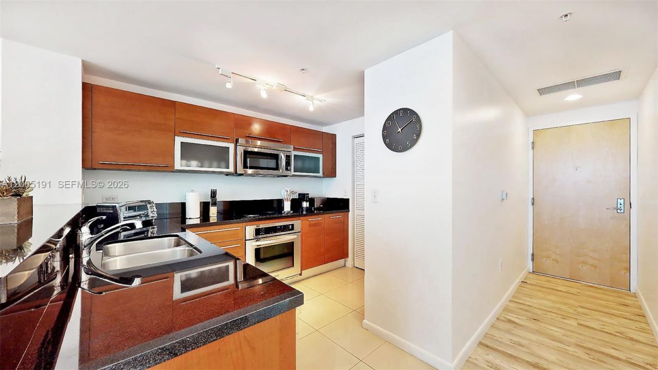 244 Biscayne Blvd , Unit 704, Miami, FL 33132 Photo