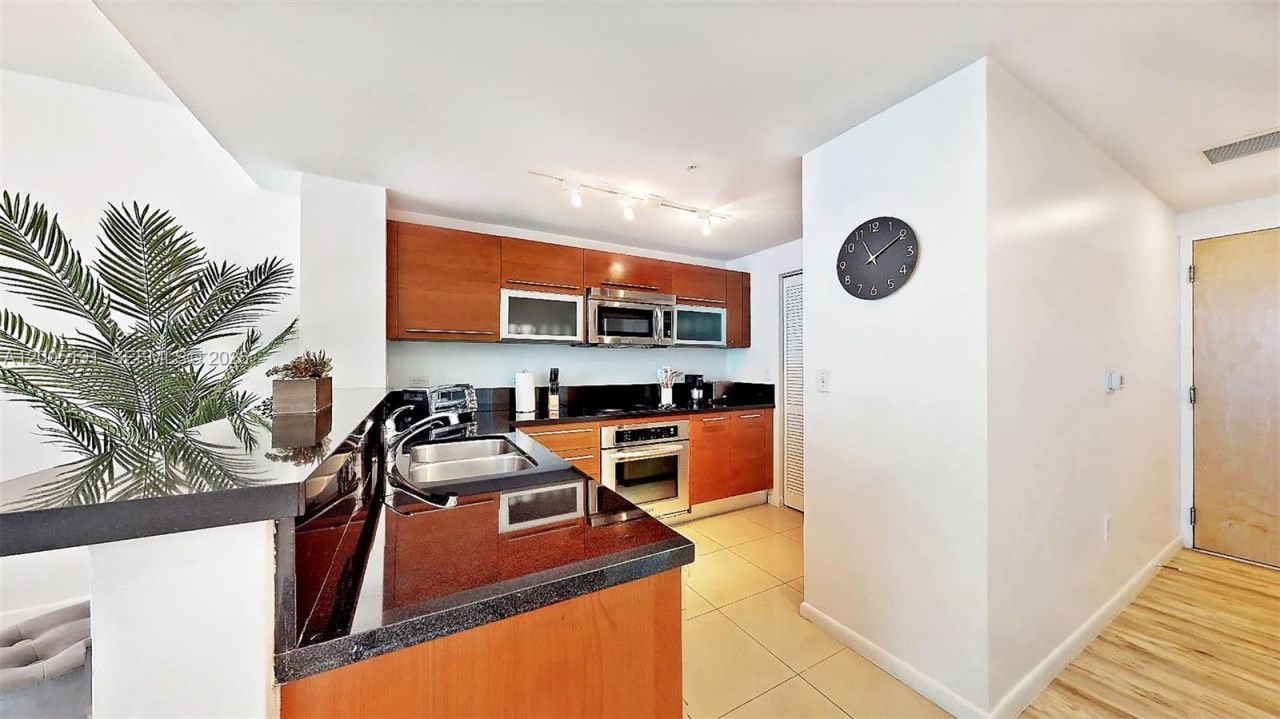 244 Biscayne Blvd , Unit 704, Miami, FL 33132 Photo