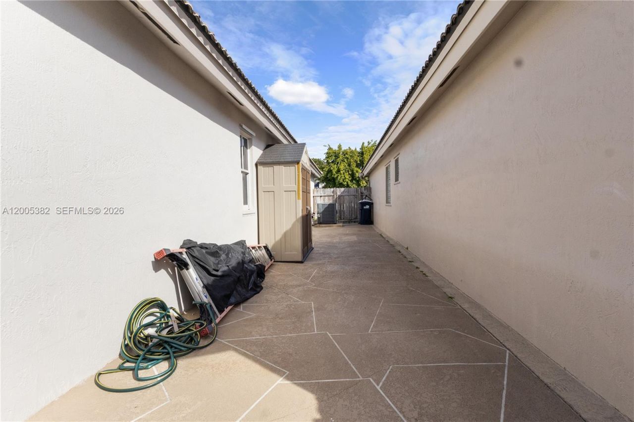 8218 SW 163rd Pl , Unit 8218, Miami, FL 33193 Photo