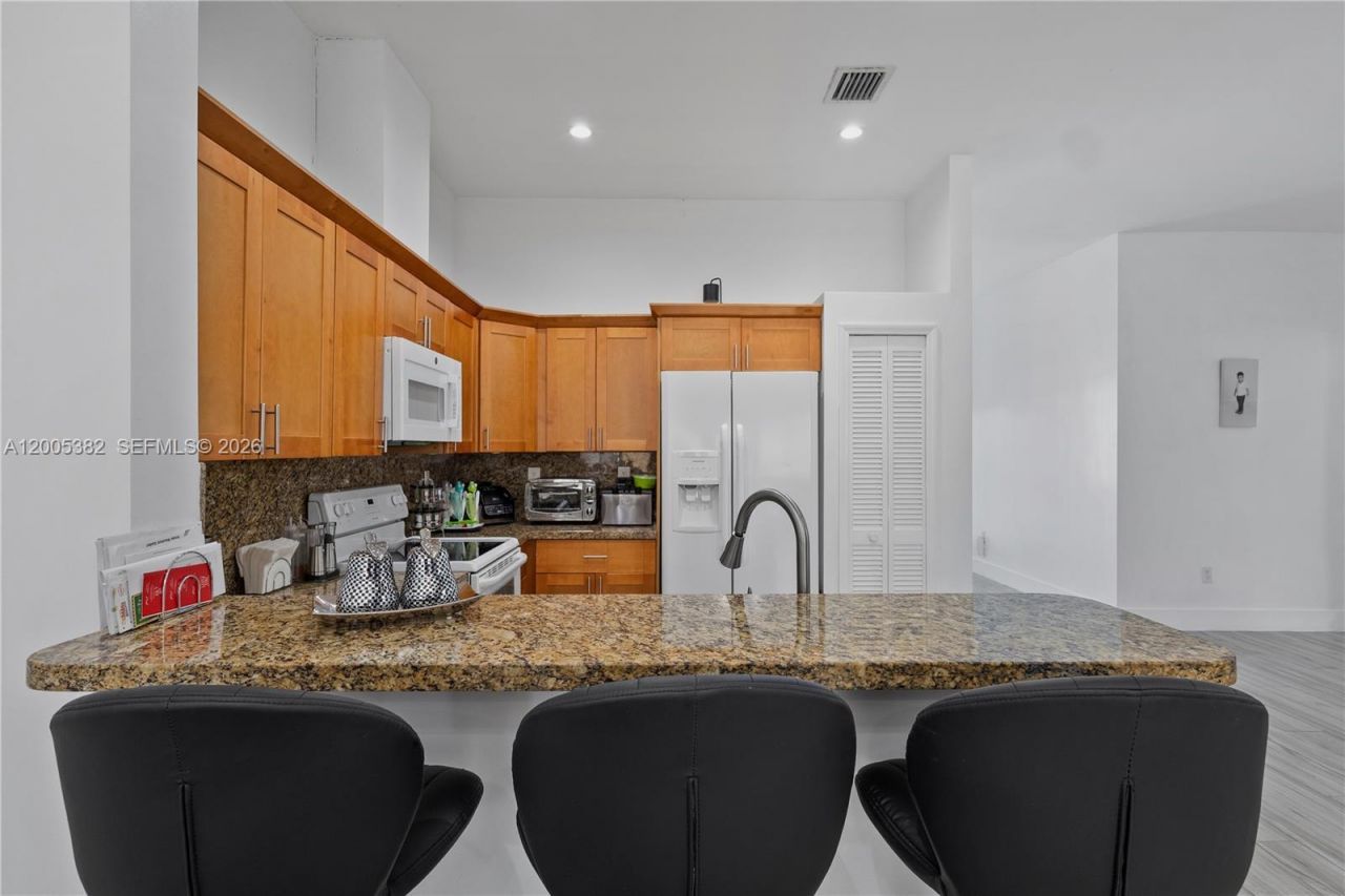 8218 SW 163rd Pl , Unit 8218, Miami, FL 33193 Photo