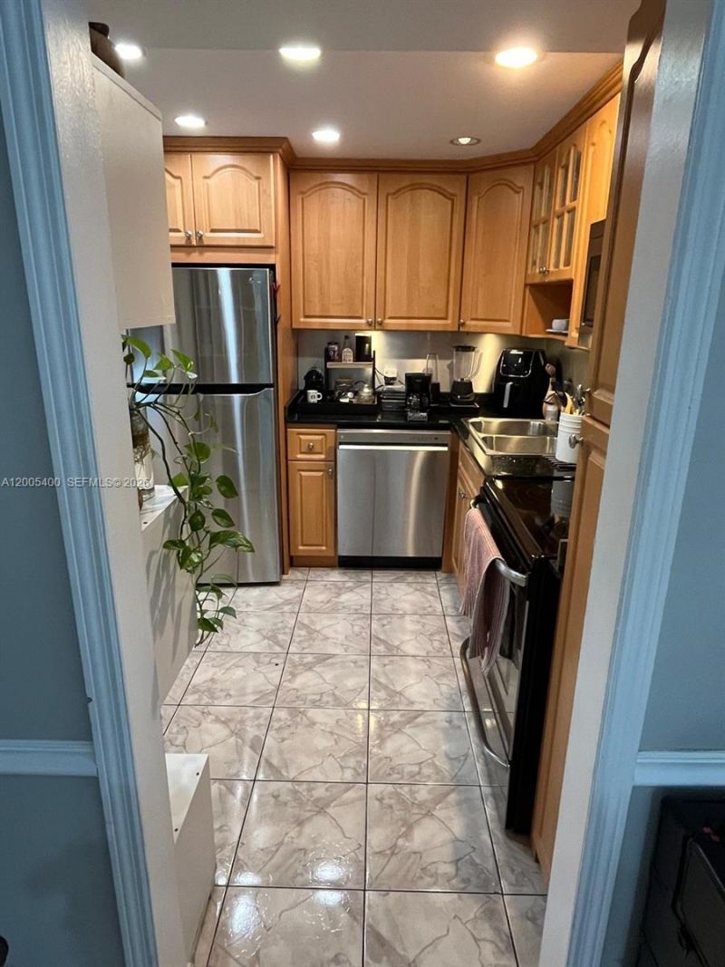 3475 N Country Club Dr , Unit 312, Aventura, FL 33180 Photo