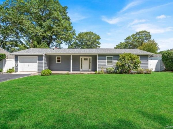 61 Brookhaven Drive, Rocky Point, NY 11778