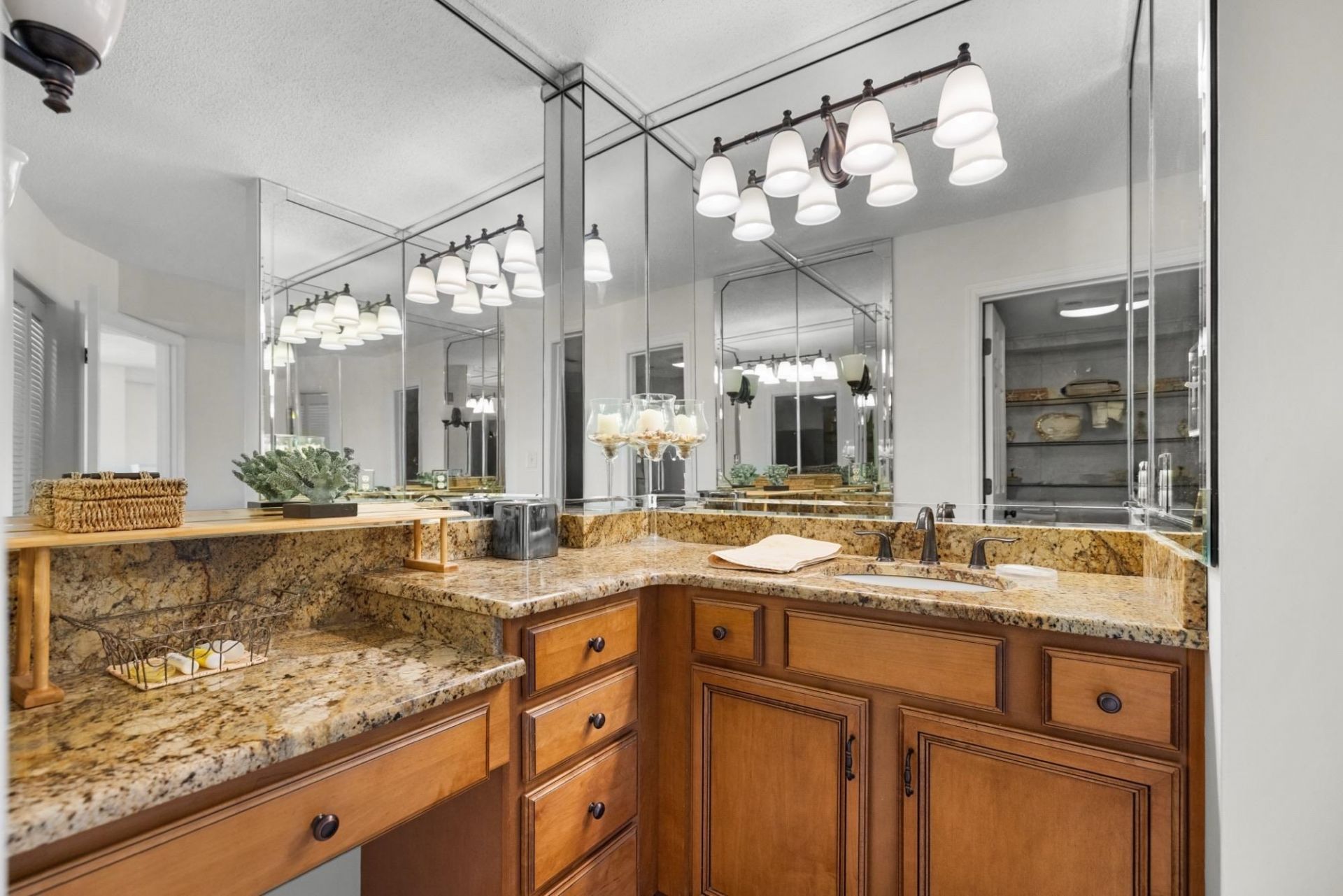 302 71st Ave. N  Photo 4