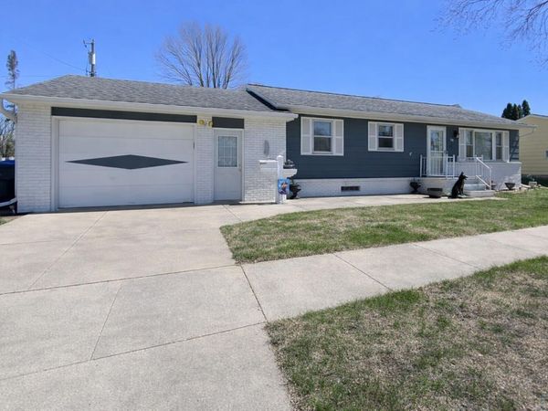 26 9th Ave SE, LeMars, IA 51031