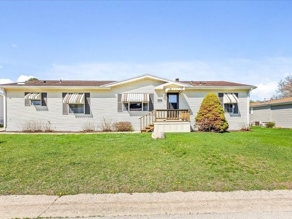 8686 Dutch Elm Court, ROSCOE, IL 61073