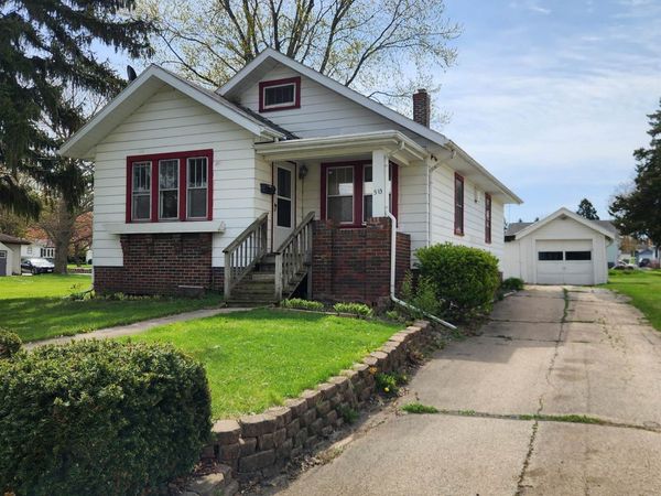 515 W DEWEY Street, FREEPORT, IL 61032