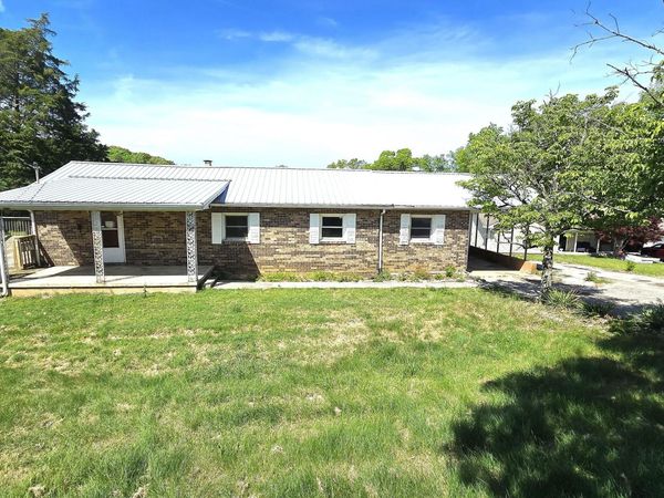 2150 Pinecrest Circle, Lenoir City, TN 37772