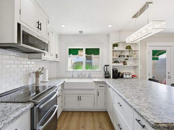 6051 N GRANITE REEF Road, Scottsdale, AZ 85250