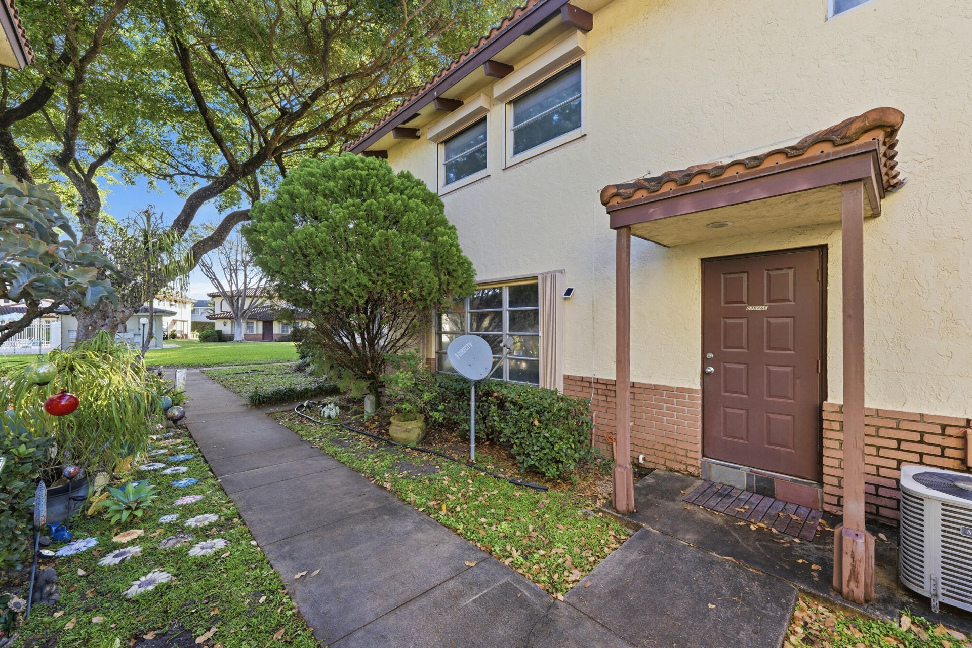 8811 NW 28th Drive, Unit 1-2, Coral Springs, FL 33065 Photo