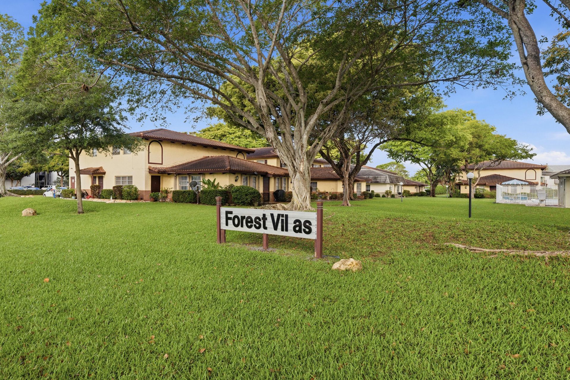 8811 NW 28th Drive, Unit 1-2, Coral Springs, FL 33065 Photo