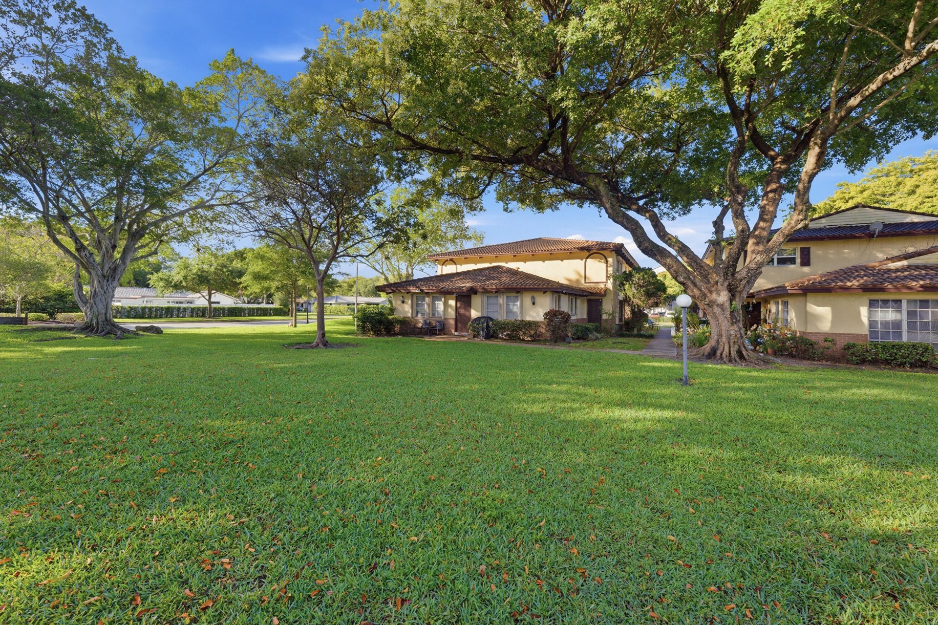 8811 NW 28th Drive, Unit 1-2, Coral Springs, FL 33065 Photo