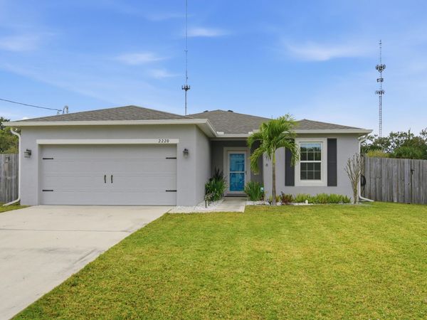 2220 SE Lucaya Street, Port St. Lucie, FL 34952