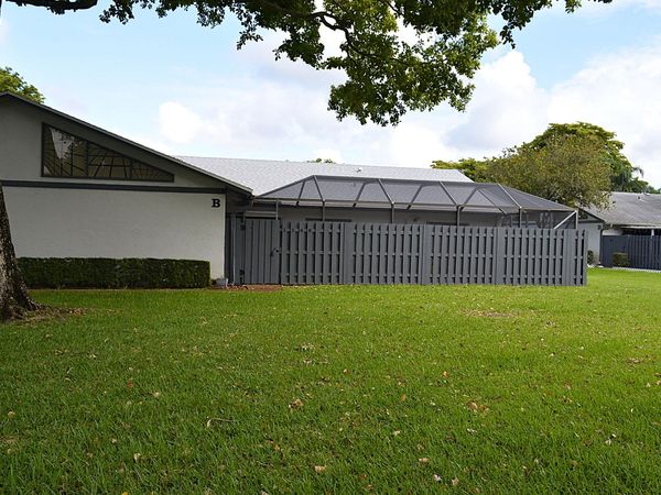 1148 Summit Trail Circle, Unit B, West Palm Beach, FL 33415