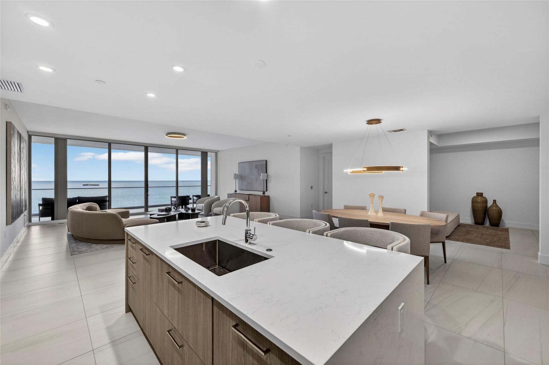 153 N Seabreeze Boulevard, Unit 1901, Fort Lauderdale, FL 33304 Photo