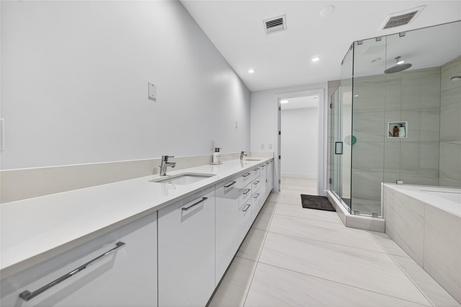 153 N Seabreeze Boulevard, Unit 1901, Fort Lauderdale, FL 33304 Photo