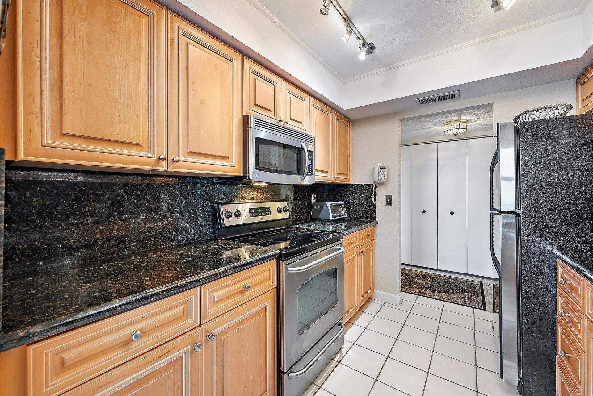 5440 N Ocean Drive, Unit 202, Riviera Beach, FL 33404 Photo